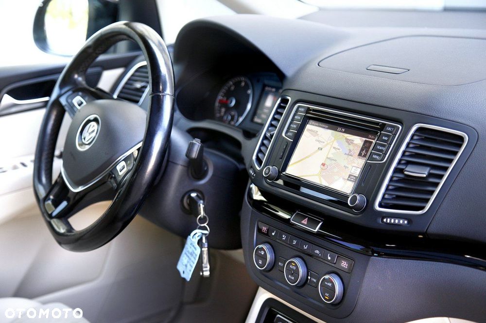 Volkswagen Sharan 2.0 TDI DSG (BlueMotion Technology) Highline - 17