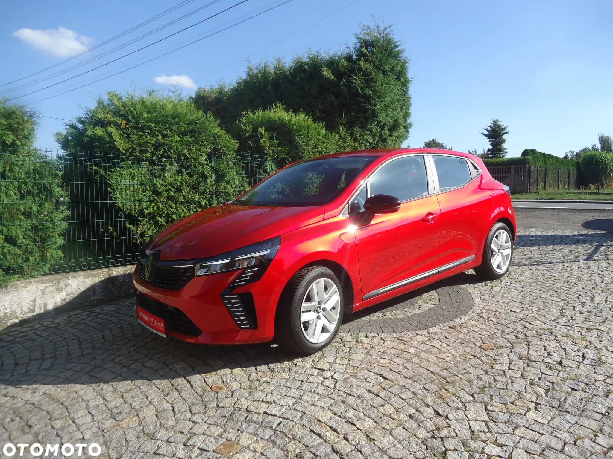 Renault Clio 1.0 TCe Evolution - 1