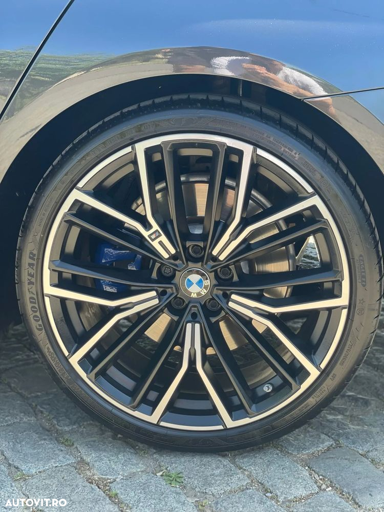 BMW Seria 5 530d xDrive AT MHEV - 29