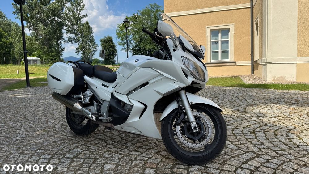 Yamaha FJR - 2