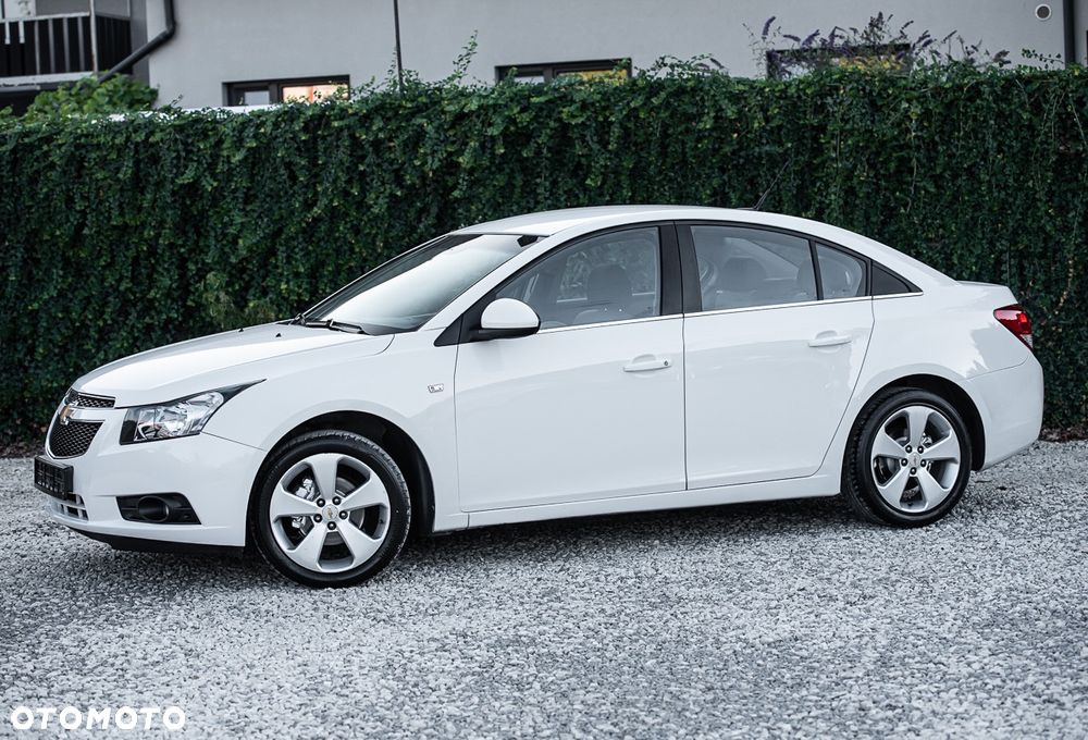 Chevrolet Cruze 1.8 LS - 3