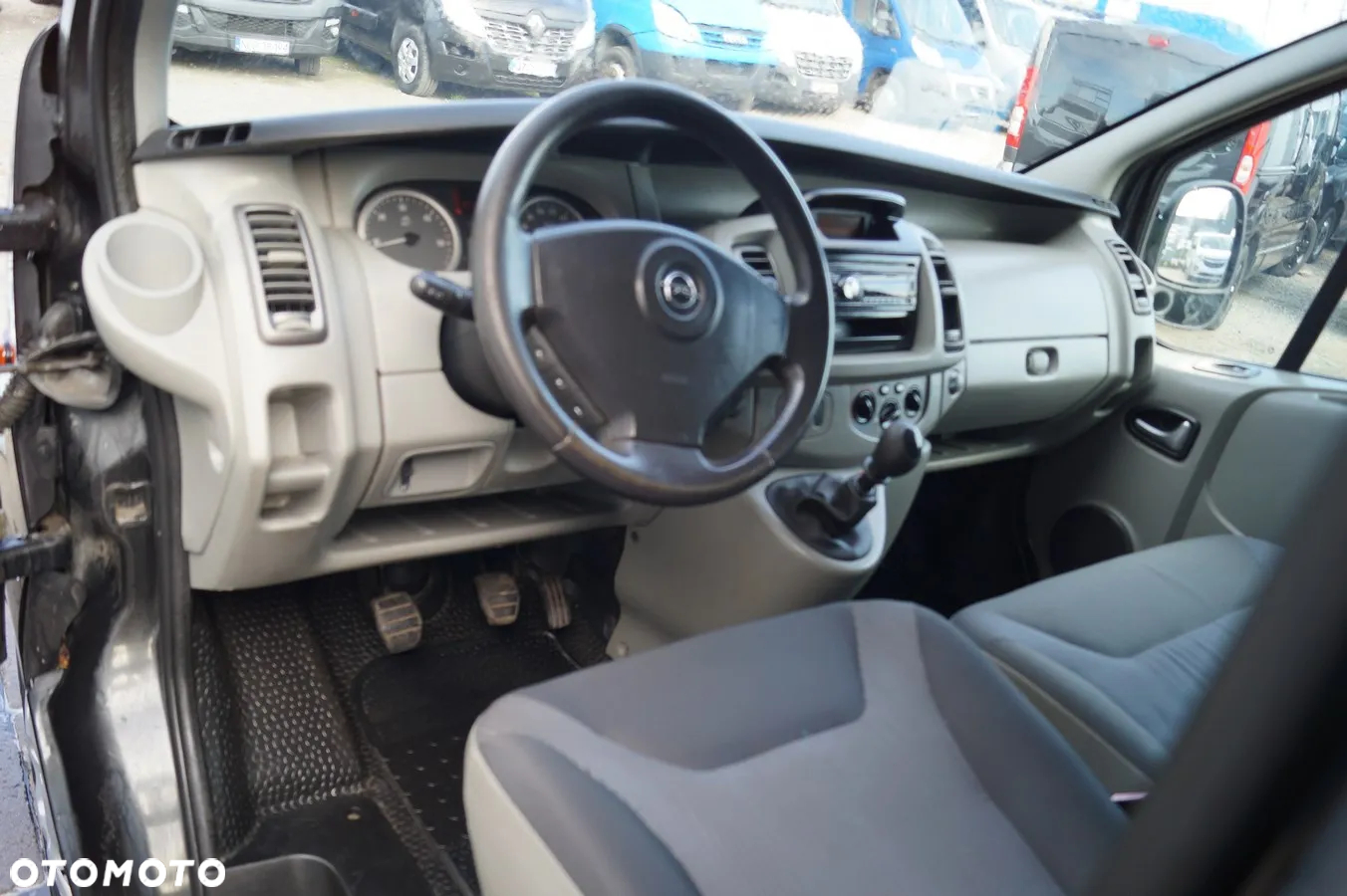 Opel VIVARO - 11