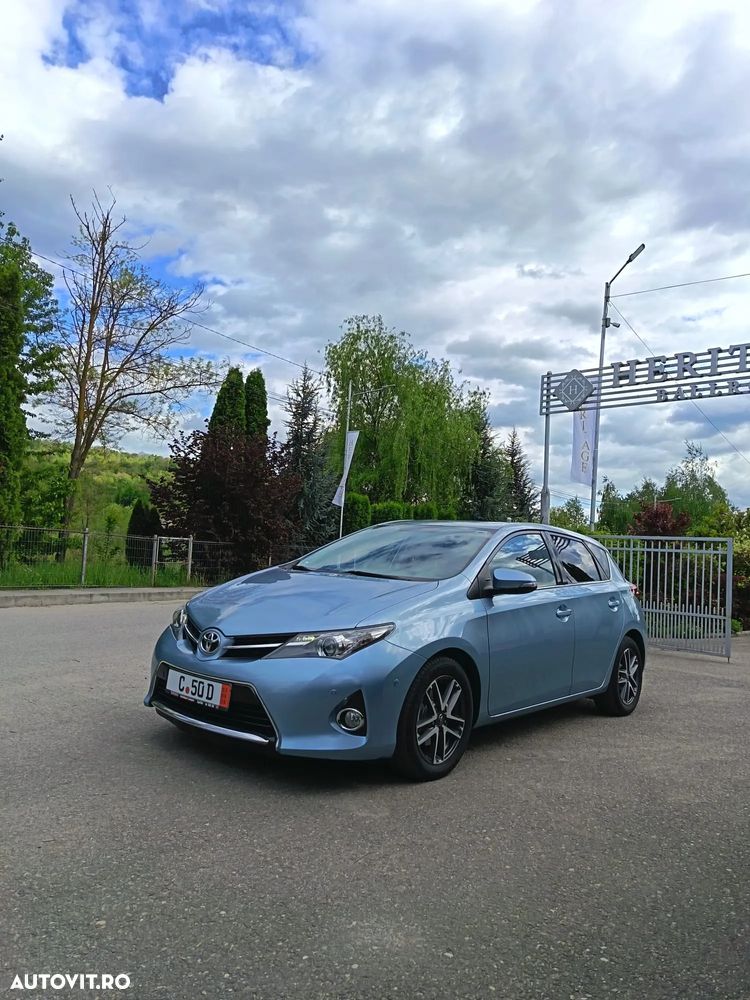 Toyota Auris 2.0 D-4D Edition - 1