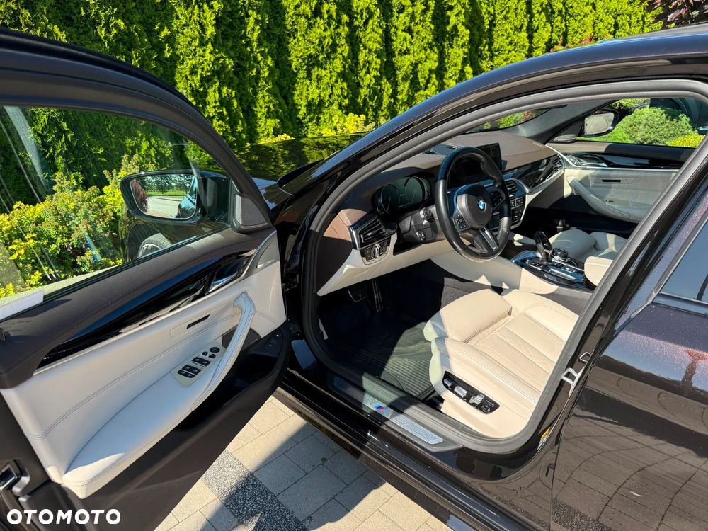 BMW Seria 5 530i Luxury Line sport - 17
