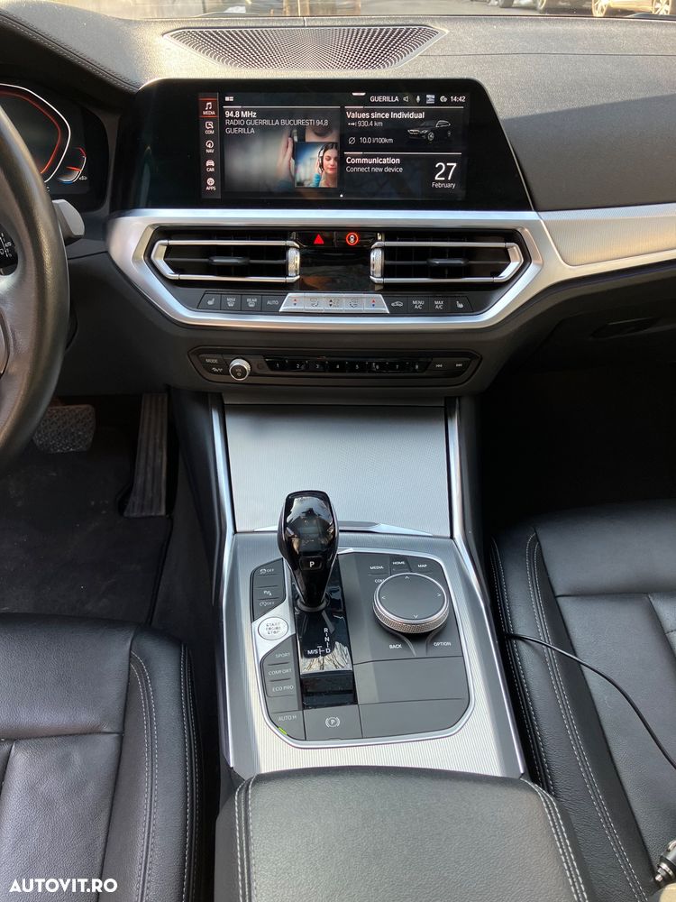 BMW Seria 3 320i AT - 12