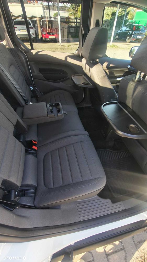 Ford Tourneo Connect - 8
