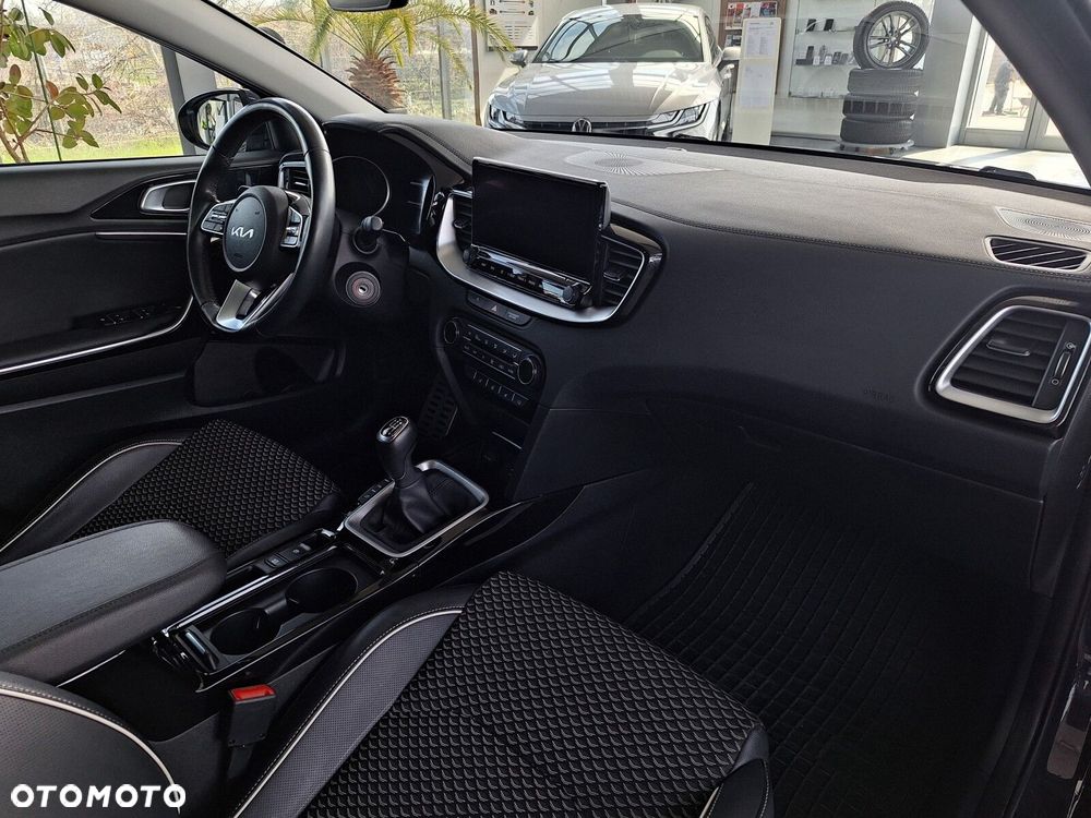 Kia Ceed 1.5 T-GDI Business Line - 18