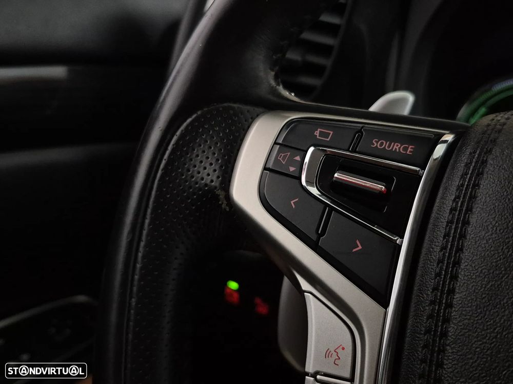 Mitsubishi Outlander 2.0 Instyle Navi - 24