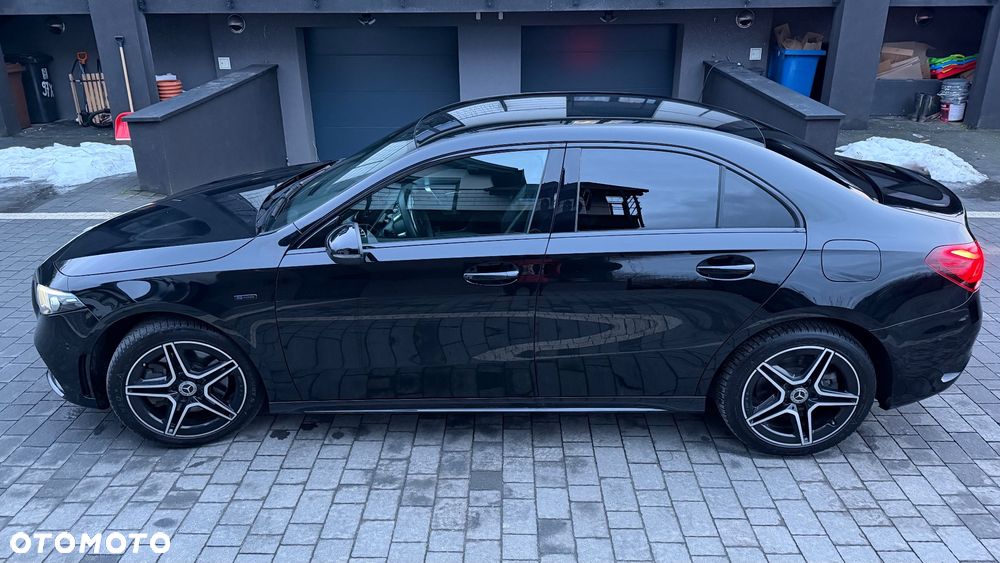 Mercedes-Benz Klasa A 250 e 8G-DCT AMG Line - 4