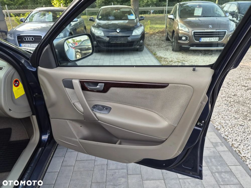 Volvo XC 70 - 23