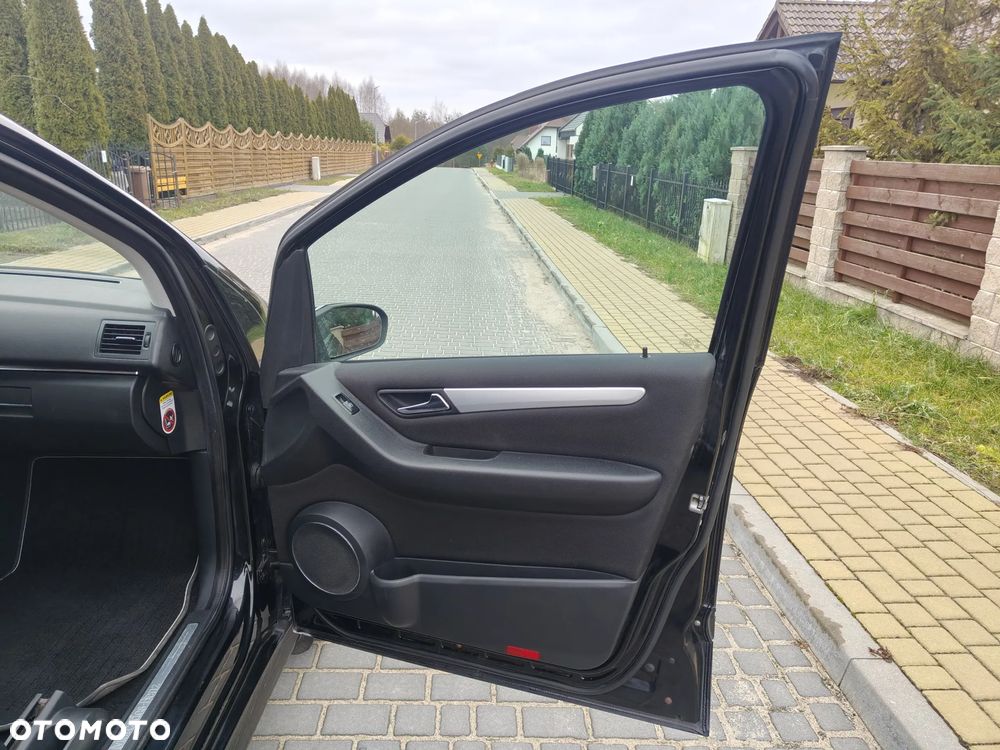 Mercedes-Benz Klasa B 150 Autotronic Grand Edition - 22