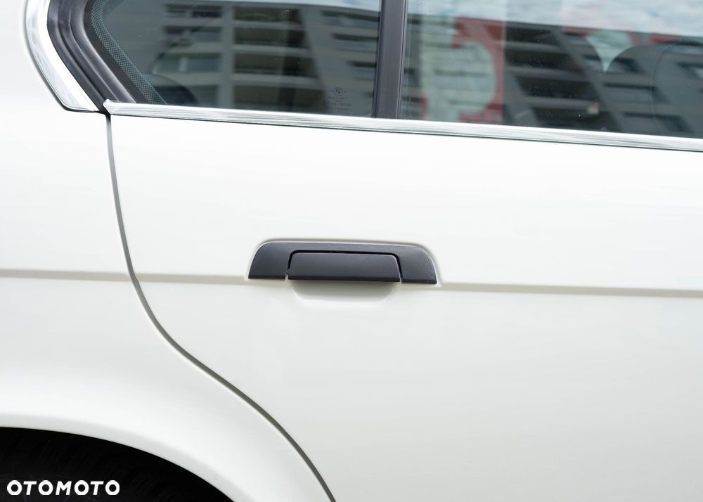 BMW Seria 5 520i - 13