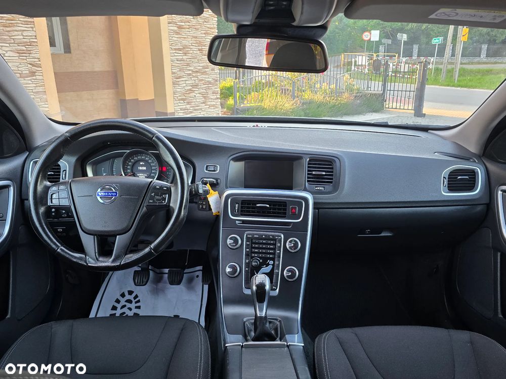 Volvo V60 D4 Momentum - 21
