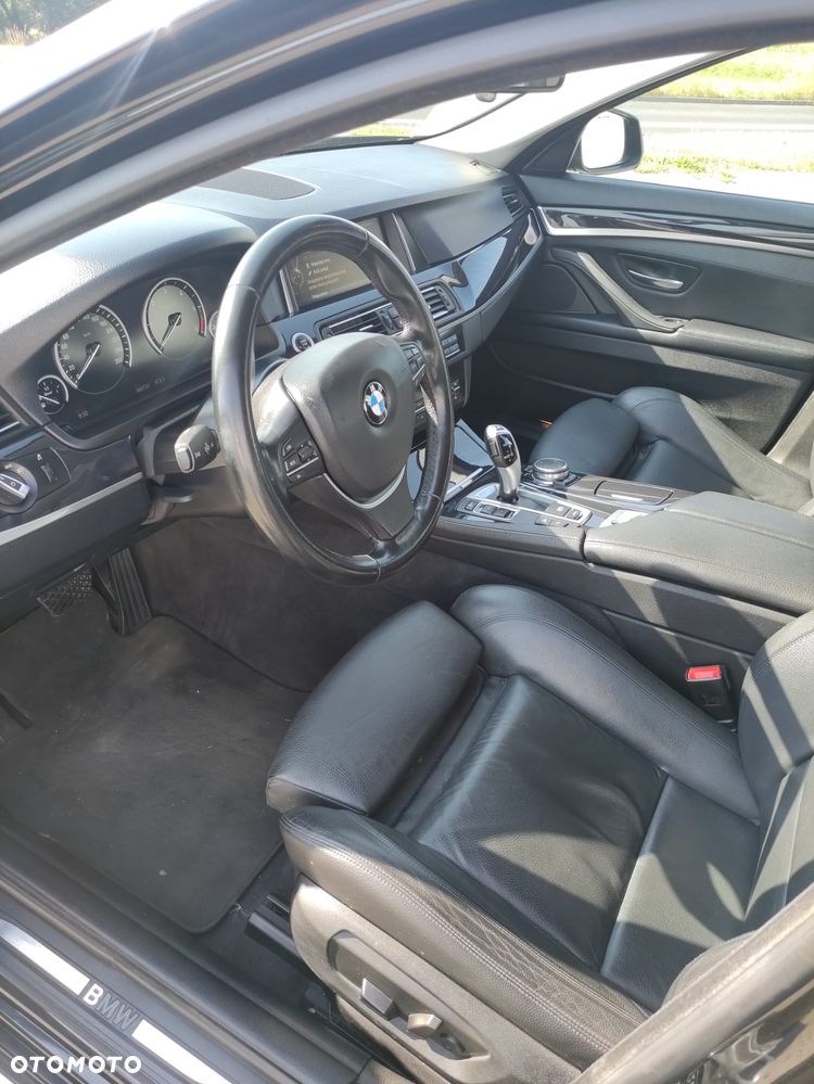 BMW Seria 5 525d xDrive - 6