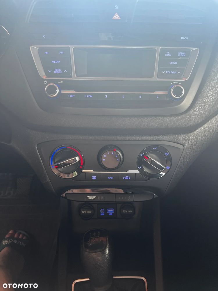 Hyundai i20 - 12