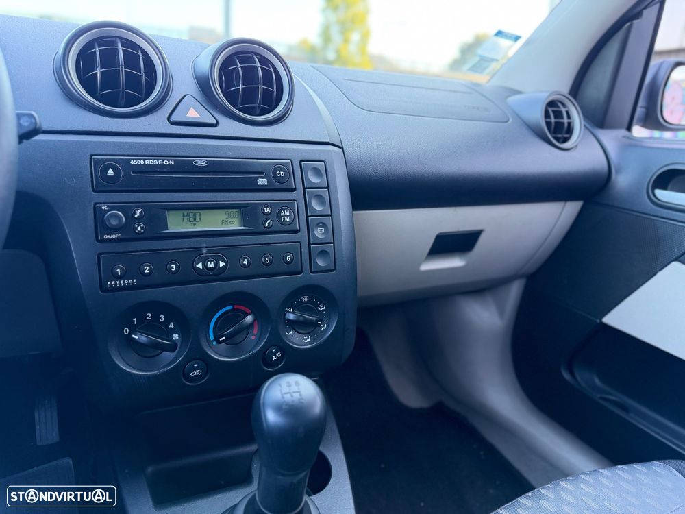 Ford Fiesta 1.25 Ghia - 12