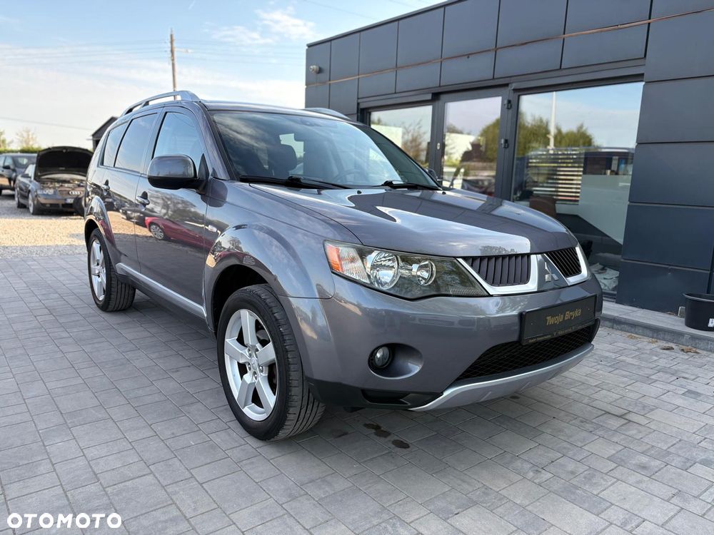 Mitsubishi Outlander - 1
