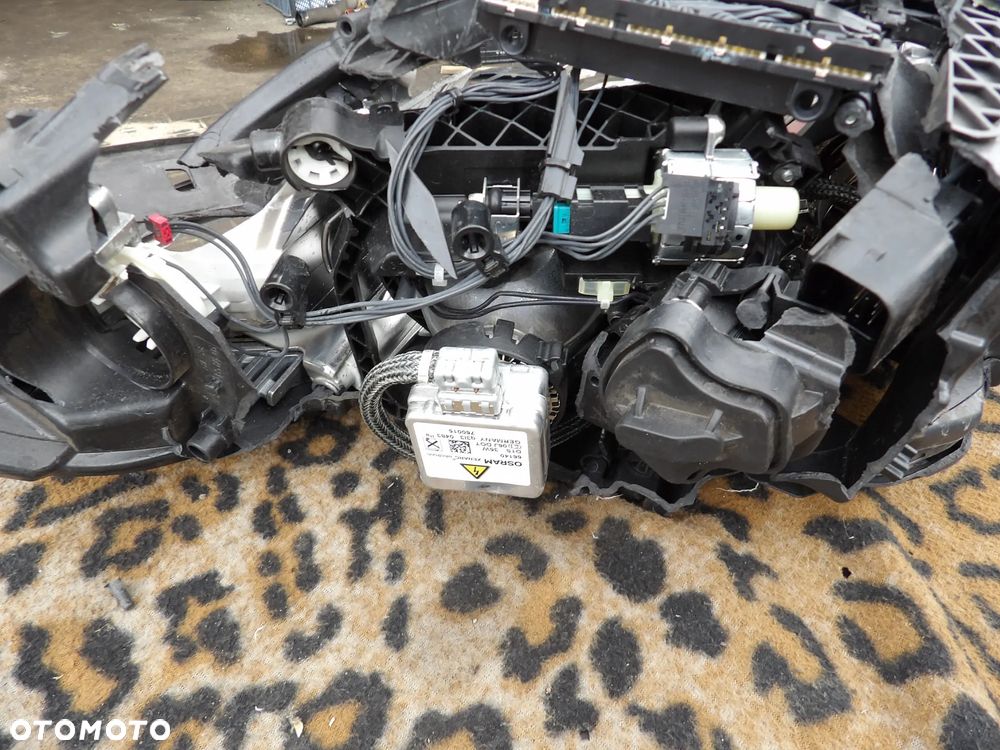 BMW - F10 - XENON - LIFT - SKRĘTNA - PRAWA LAMPA PRZEDNIA - ROZBITE SZKŁO - EUROPA - 7378518 - 9