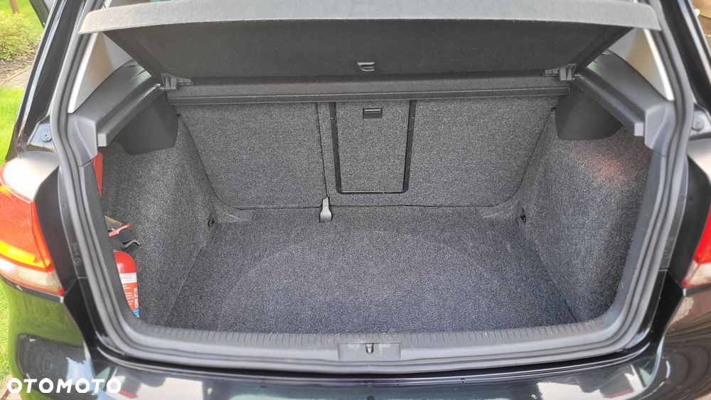 Volkswagen Golf - 6