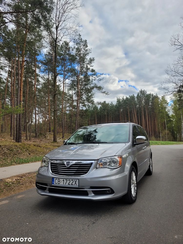 Lancia Voyager - 1