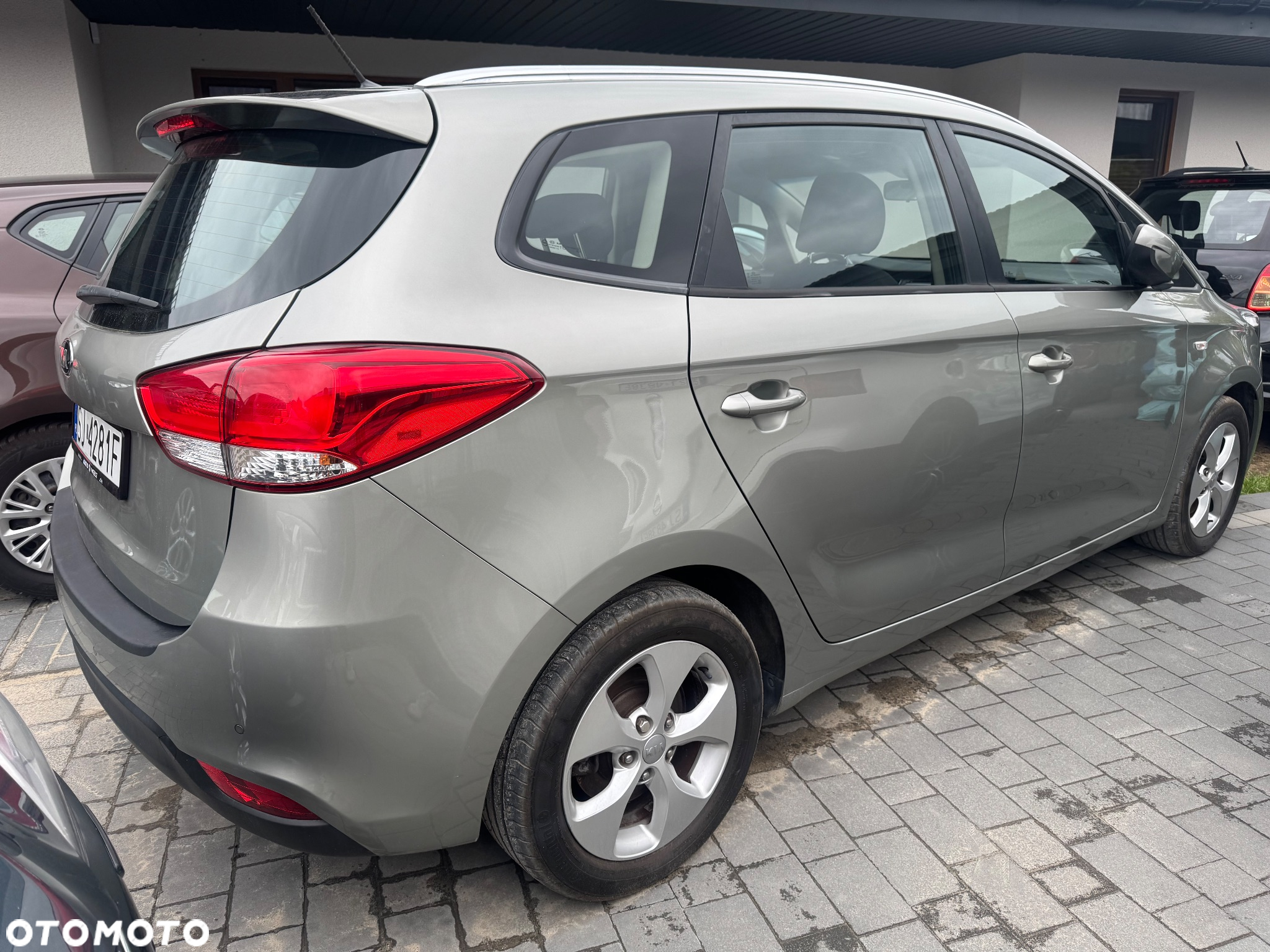Kia Carens 1.6 GDI ISG Spirit - 3
