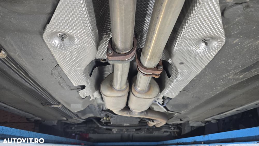 Mercedes-Benz E - 16