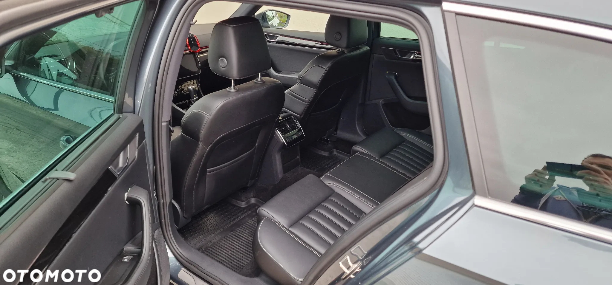 Skoda Superb Combi 2.0 TDI 4x4 DSG L&K - 19
