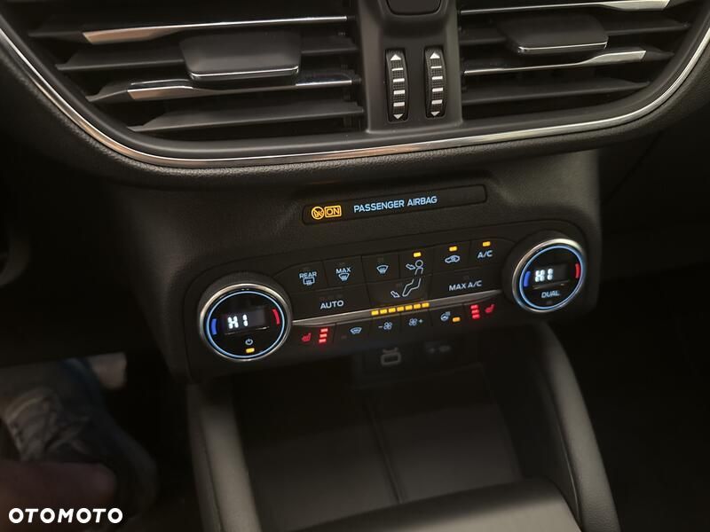 Ford Kuga - 17