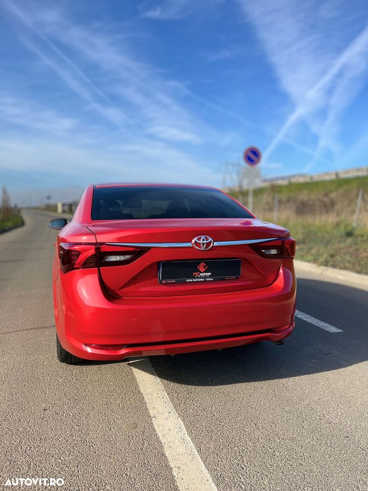 Toyota Avensis 2.0 D-4D Luxury - 3