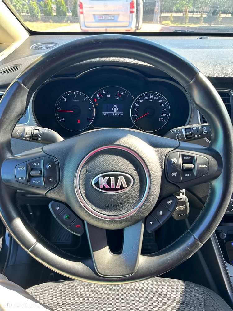 Kia Carens - 3