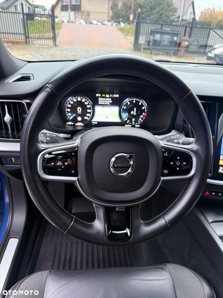 Volvo V60 B4 B R-Design - 10