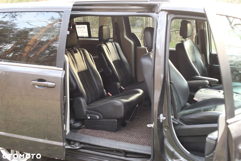 Dodge Grand Caravan - 5