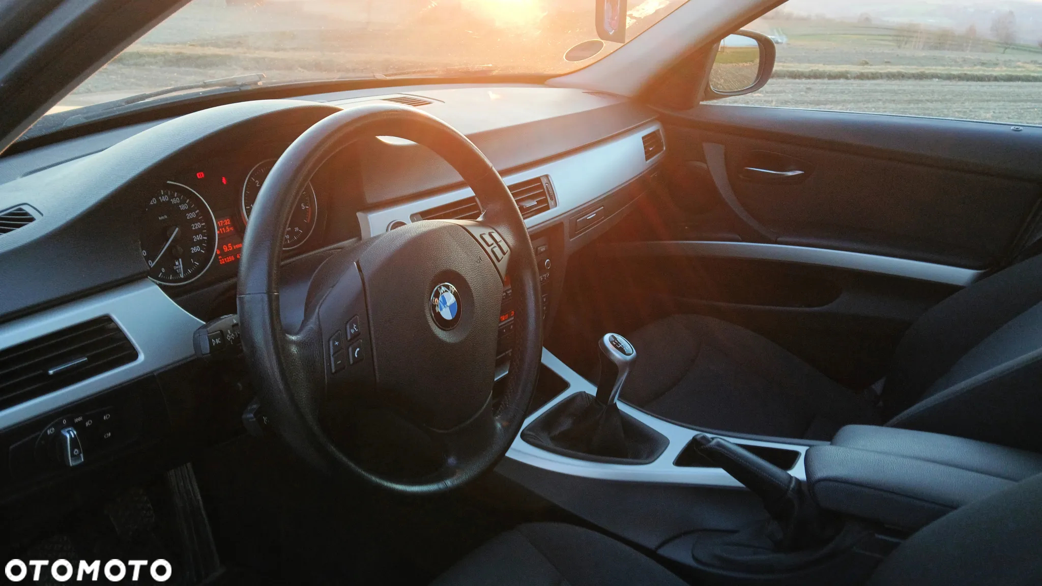 BMW Seria 3 330d xDrive DPF Touring - 13
