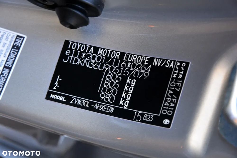 Toyota Prius (Hybrid) Comfort - 12