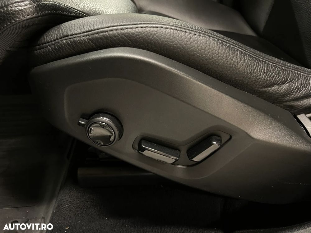 Volvo XC 60 Recharge T6 Twin Engine eAWD R-Design Expression - 23