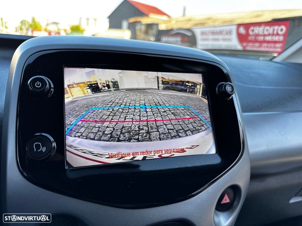 Toyota Aygo 1.0 X-Clusiv Black - 32