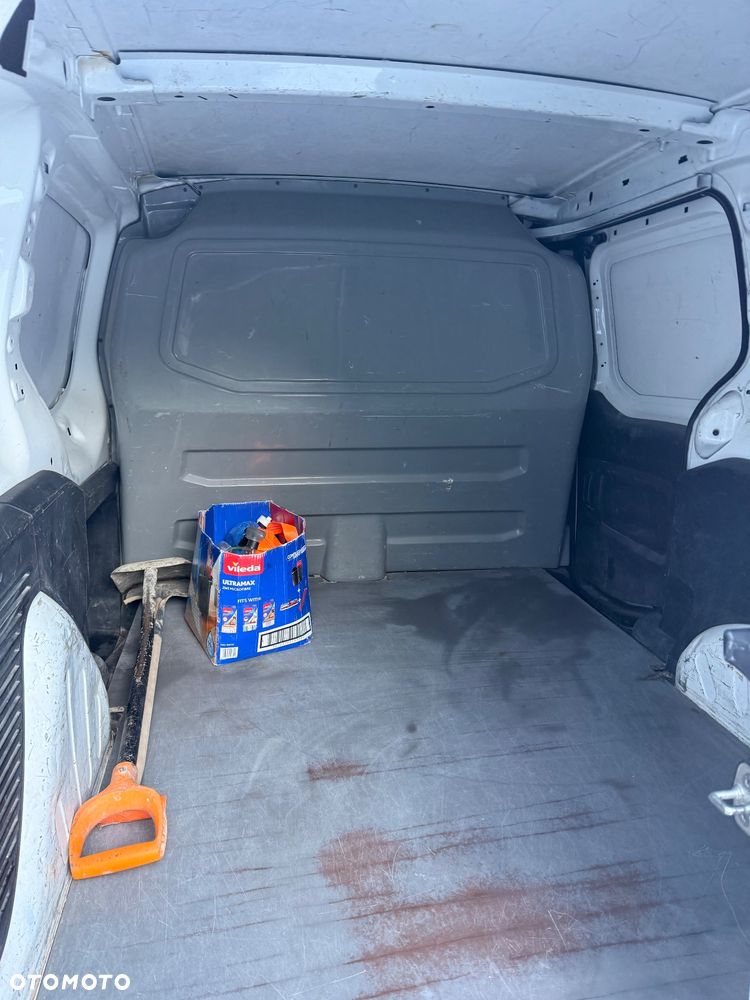 Peugeot PARTNER - 40