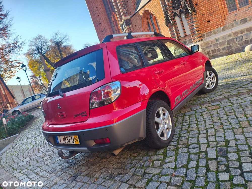 Mitsubishi Outlander 2.0 4WD Intense - 26