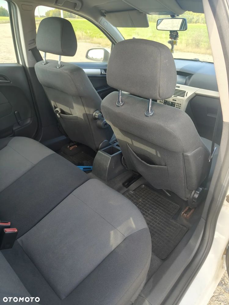 Opel Astra III 1.7 CDTI Cosmo - 12