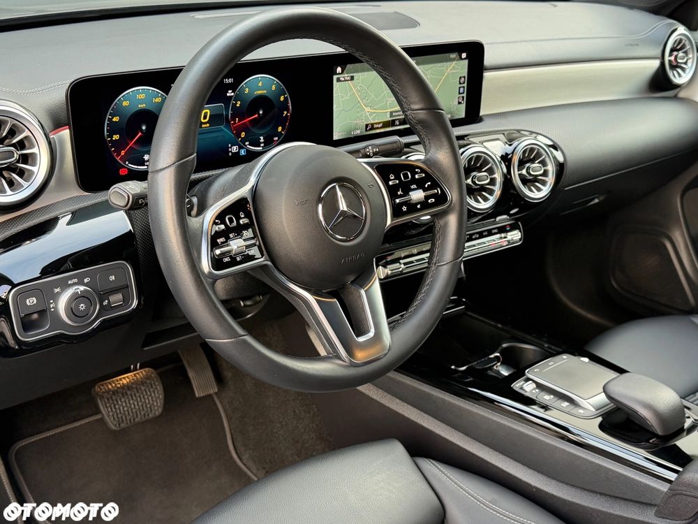 Mercedes-Benz CLA - 32