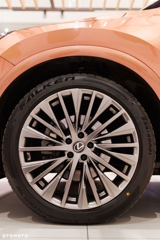 Lexus RX 450h+ Omotenashi - 14