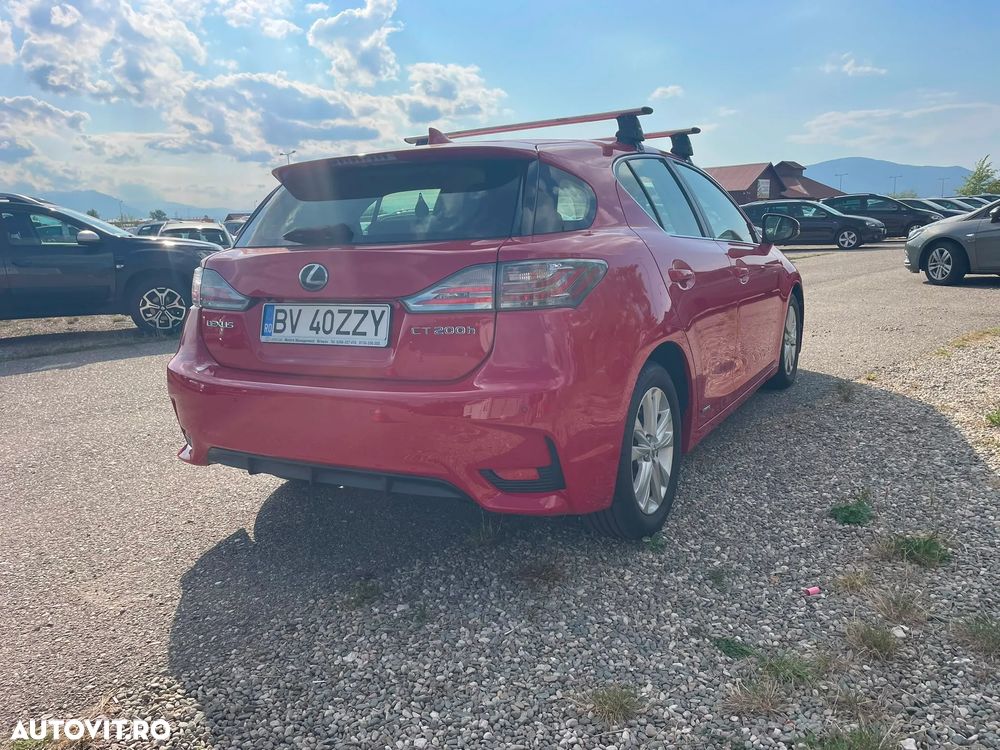 Lexus CT - 10