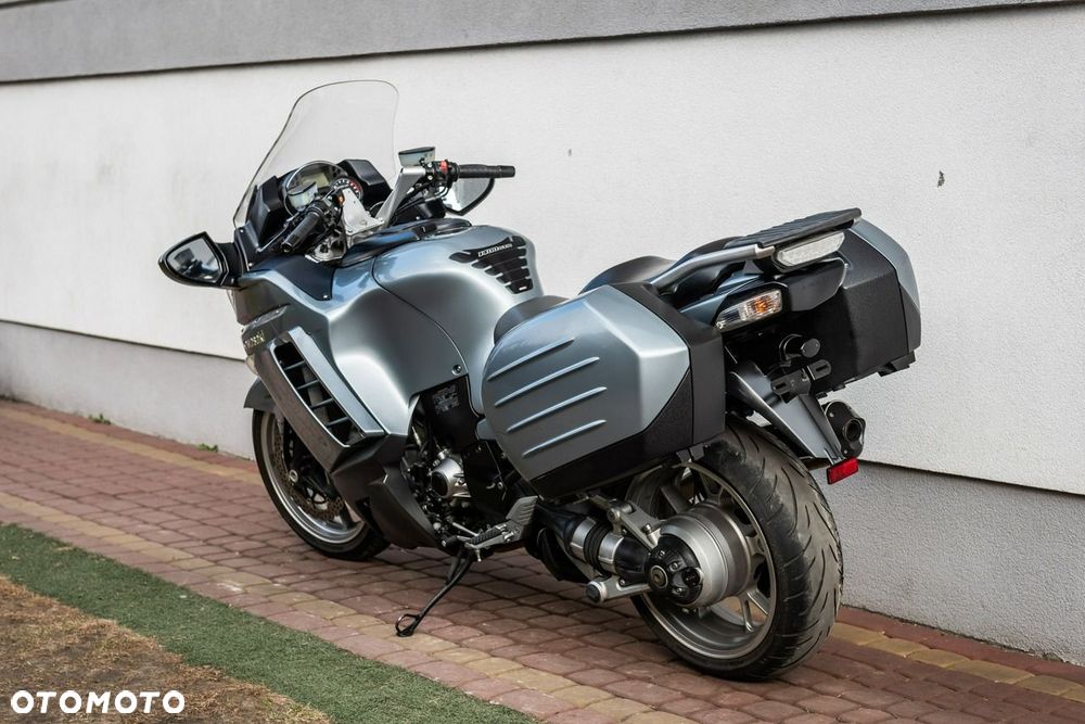Kawasaki GTR - 5