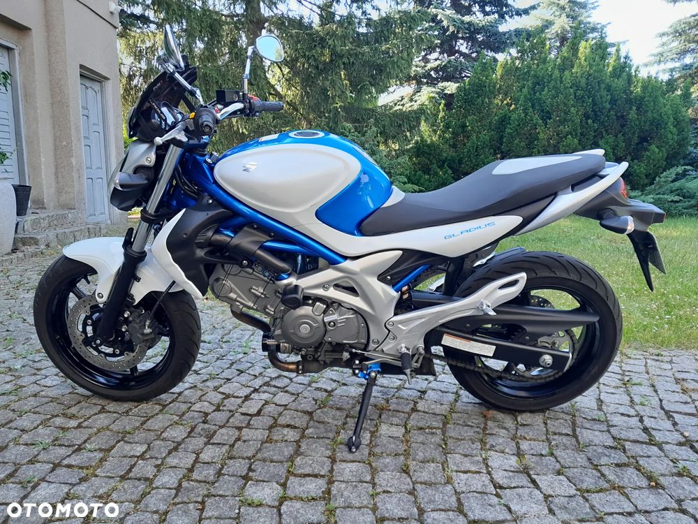 Suzuki Gladius - 11