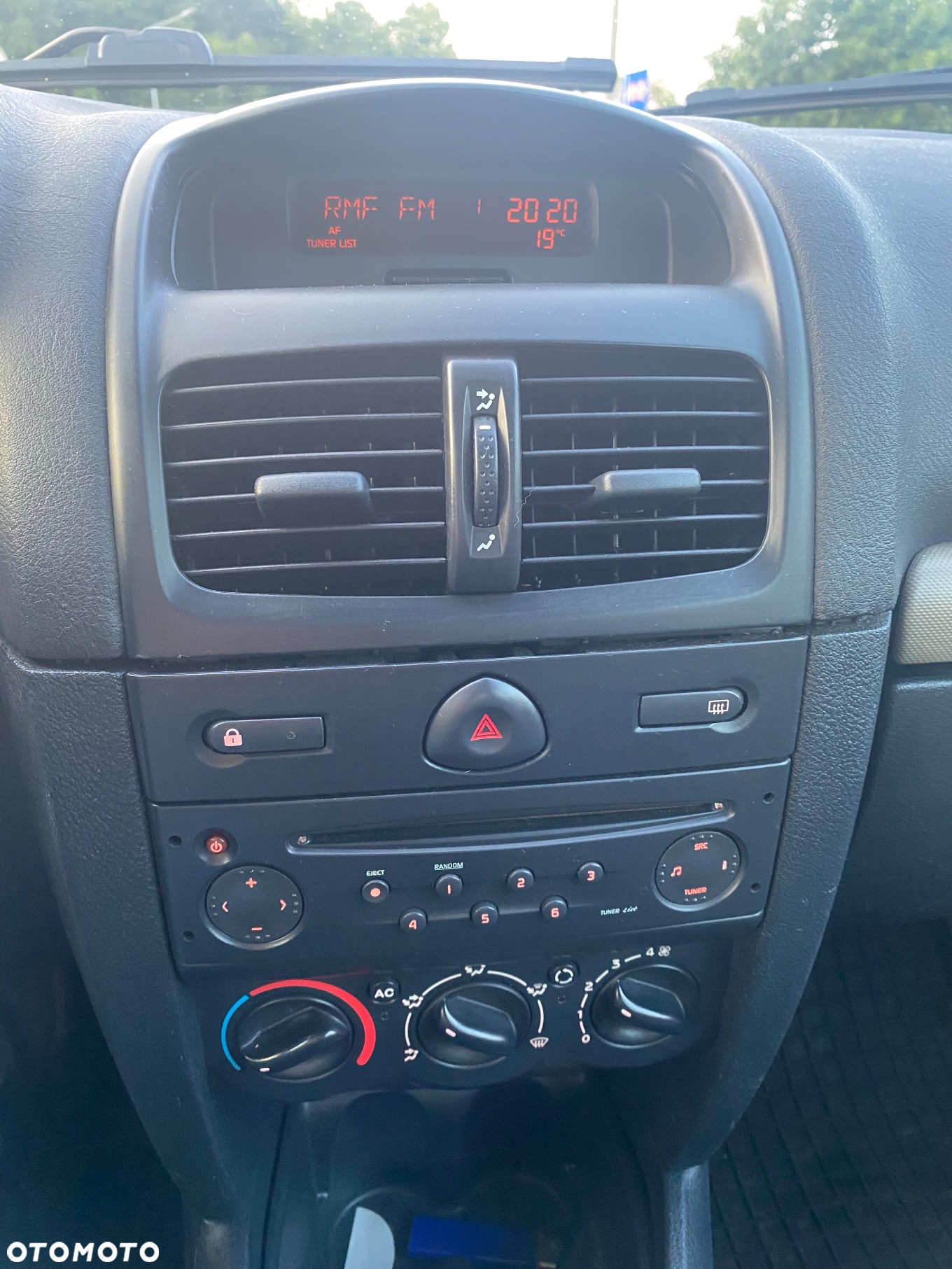 Renault Clio - 12