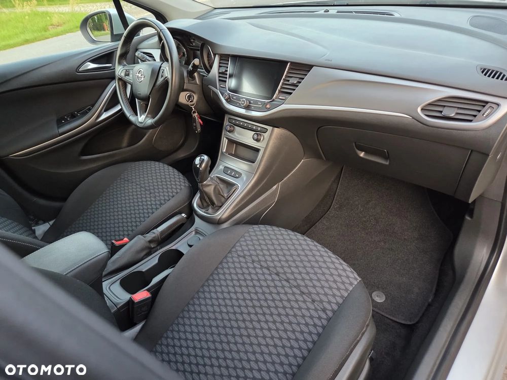Opel Astra 1.6 CDTI Essentia S&S - 18