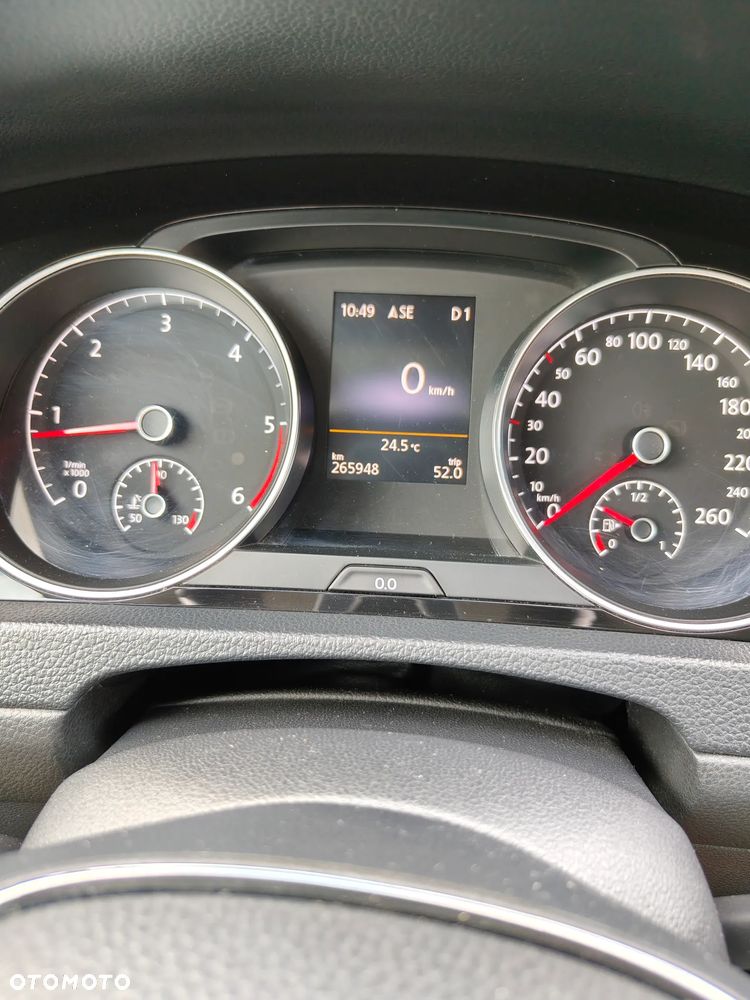 Volkswagen Golf - 8