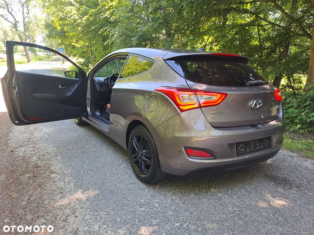 Hyundai i30 1.6 GDI Premium - 28