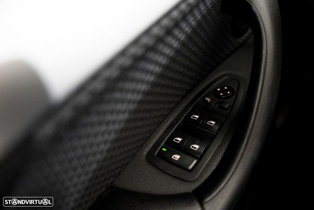 BMW X1 16 d sDrive Advantage Auto - 13