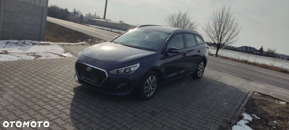 Hyundai i30 1.4 T-GDI Family+ - 9